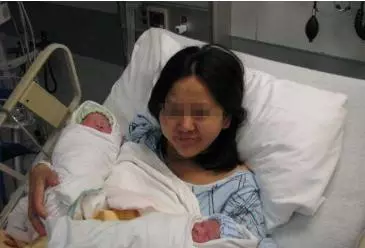 婆婆照顧雙胞胎兒子,3天一桶奶粉卻很瘦,鄰居的話讓我趕走婆婆