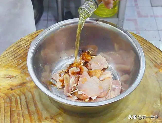 想吃烤肉別買了,大廚教你在家做,只要家裡有瘦肉,想吃隨時做