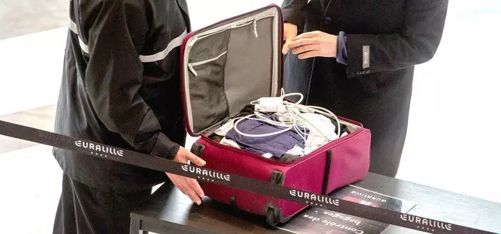 【在機場千萬別幫人那東西!】大馬網友FB分享恐怖經歷,在KLIA 2差一點被「好心女子」栽贓毒品!