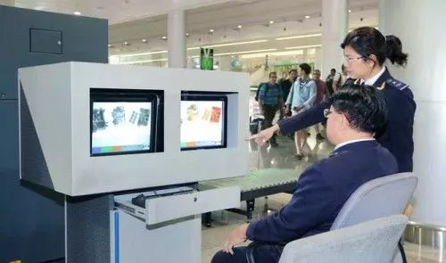 【在機場千萬別幫人那東西!】大馬網友FB分享恐怖經歷,在KLIA 2差一點被「好心女子」栽贓毒品!