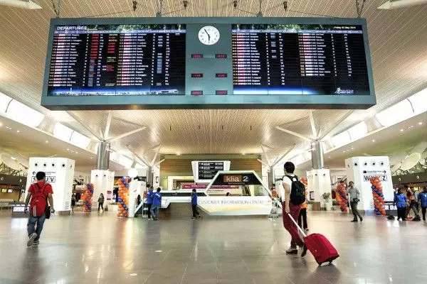 【在機場千萬別幫人那東西!】大馬網友FB分享恐怖經歷,在KLIA 2差一點被「好心女子」栽贓毒品!