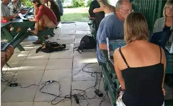 全球唯一WiFi全覆蓋的國家,不僅景色美,貨幣也尤為精緻