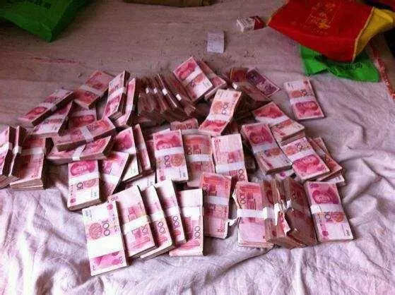 小叔子結婚婆婆要我和老公出二十萬,我說一話,婆婆再不進我家門