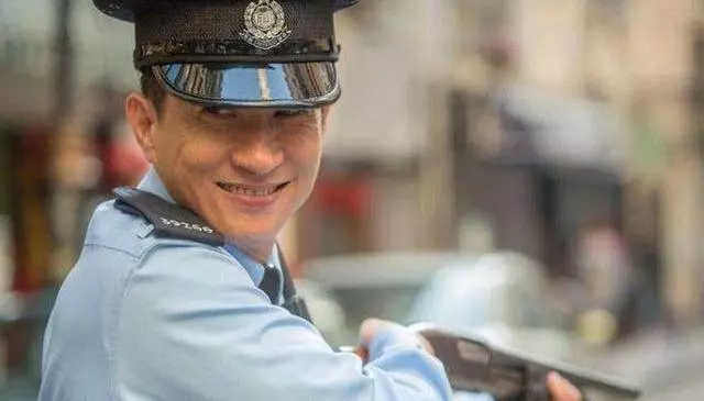 這些明星出道前都是警察張家輝上榜,林保怡一舉奪得無線視帝