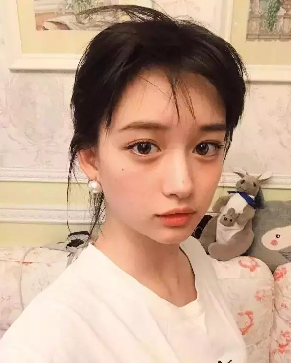 這位中國18歲少女顏值堪比明星,引發日本網友轟動:這是天使