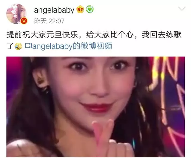 寶寶唱歌跑調,小海綿奶聲稱讚:媽媽最美麗,萌化了