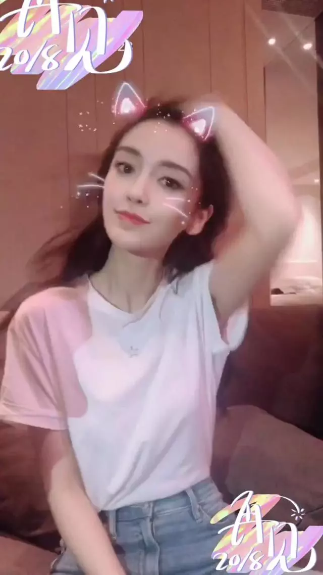 寶寶唱歌跑調,小海綿奶聲稱讚:媽媽最美麗,萌化了