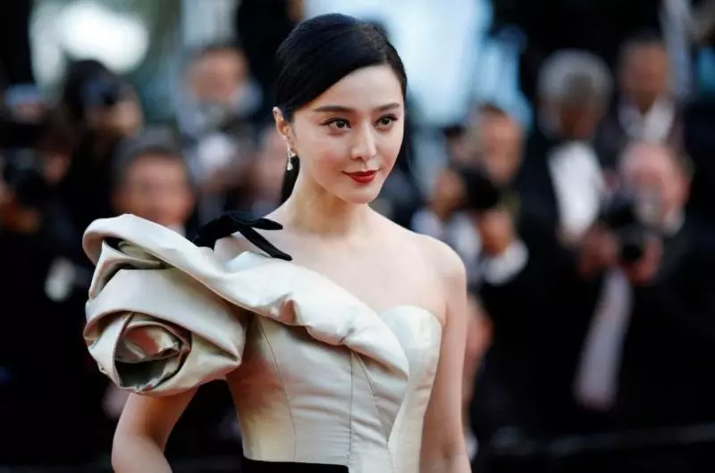 【比鹹魚更難翻身了!】盤點2018年「自毀前程」的10位明星!「他們」都被全面封殺了!