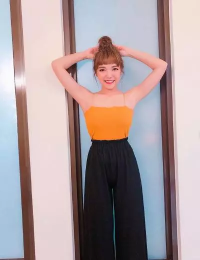 形象全毀!「脖子」遭酸「背骨仔」 再被扒「摸女星胸部」黑歷史!