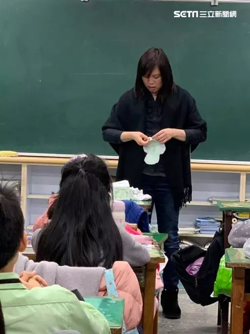 「沒人教我」國中女初潮沾滿褲成笑柄 穿血褲上整天課