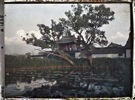 108年前這個法國人拍下中國最早彩色照片 卻被罵白痴
