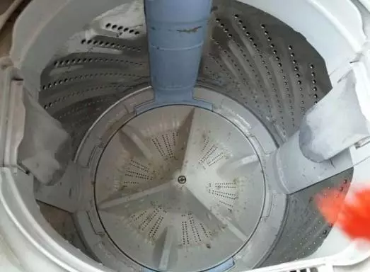 洗衣機只用不洗,比衣服更髒,跟老保姆學一招,清潔洗衣機不費勁