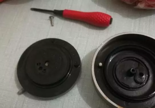塑膠袋套在噴頭上太實用了,解決了家家戶戶的難題