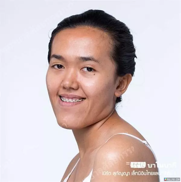 泰國整容真人秀醜女哭訴只想變正常人,改造完變「混血感天菜正妹」網友驚呆!