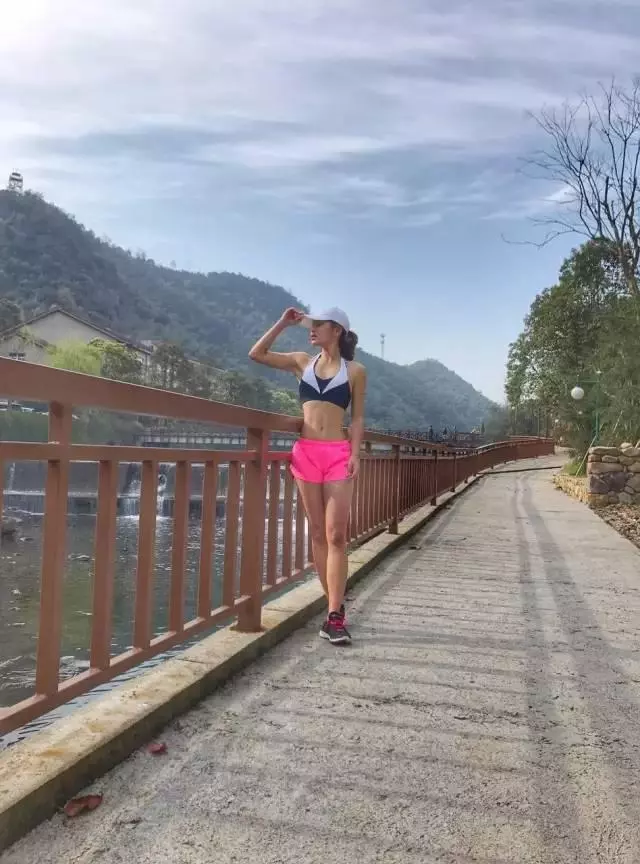 30歲離婚帶娃變黃臉婆,為了女兒她用18個月逆襲成最美辣媽