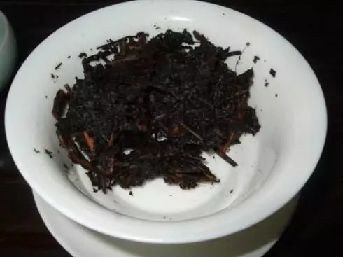 胃不好的人,晚上睡覺前,經常喝點它,保護胃黏膜,還能預防口臭