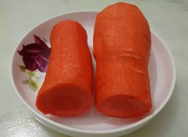經常眼幹、眼酸、流目油?超強護眼法寶,每天早上喝一杯,70歲不擔心老花