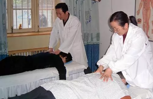 一把花椒加紅糖,解決腰椎痛,腿麻、坐骨痛消失了,爬樓梯也不怕了,值得一試