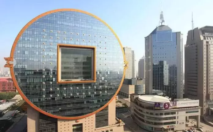 世界最大青花瓷建築建成!占地285畝、斥資400億,外形仿照景德鎮青花瓷,內部更是另有乾坤