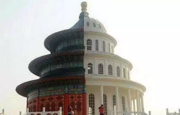 世界最大青花瓷建築建成!占地285畝、斥資400億,外形仿照景德鎮青花瓷,內部更是另有乾坤