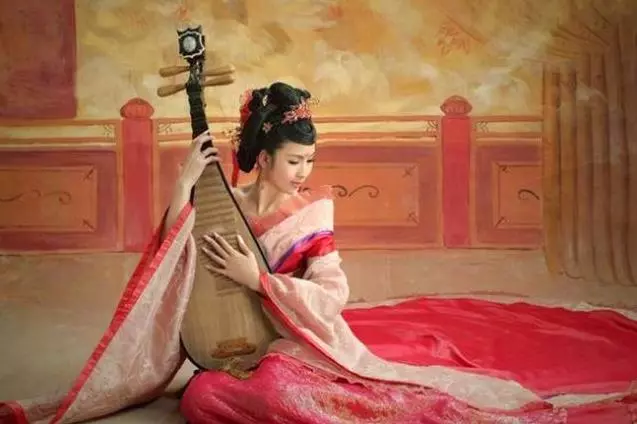 古代青樓女子,為何喜歡在腰間系上一根紅繩,原來有這樣的含義