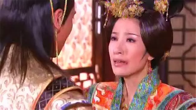 皇帝戀上比自己大17歲的老宮女,不惜廢掉16歲美麗皇后,堪稱「最牛姐弟戀」