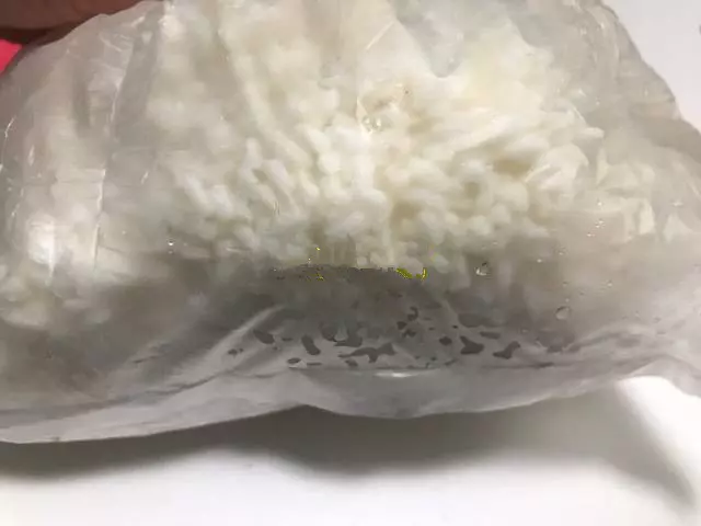 隔夜飯重生妙招,只需一個塑膠袋,粒粒分明,口感和新蒸的一樣。