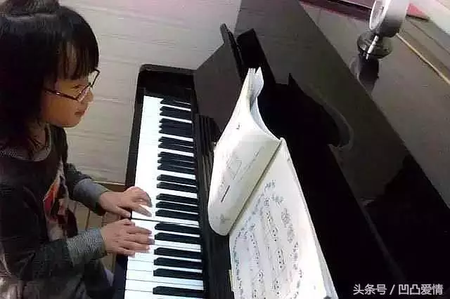 娘家拆遷我媽瞞我給哥哥房,看到滿地的行李,我哭出了聲