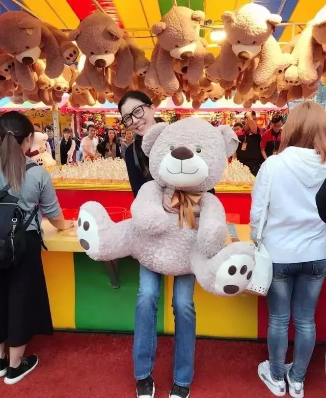 45歲吳綺莉曬霸氣美照,沒有成龍她會活得更好,但她卻感恩經歷!