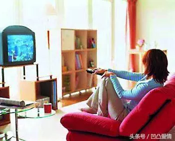 大姑姐賴在娘家5年,我讓她搬走,婆婆:閨女,住多久我養多久