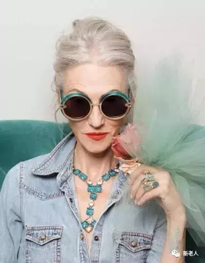寧做「老妖精」,不做老太婆!這幫老友年逾古稀,卻是所有女人的榜樣!