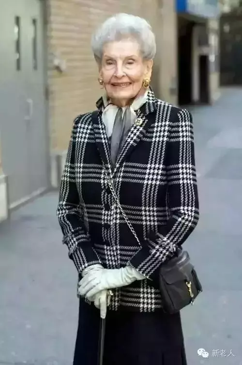 寧做「老妖精」,不做老太婆!這幫老友年逾古稀,卻是所有女人的榜樣!