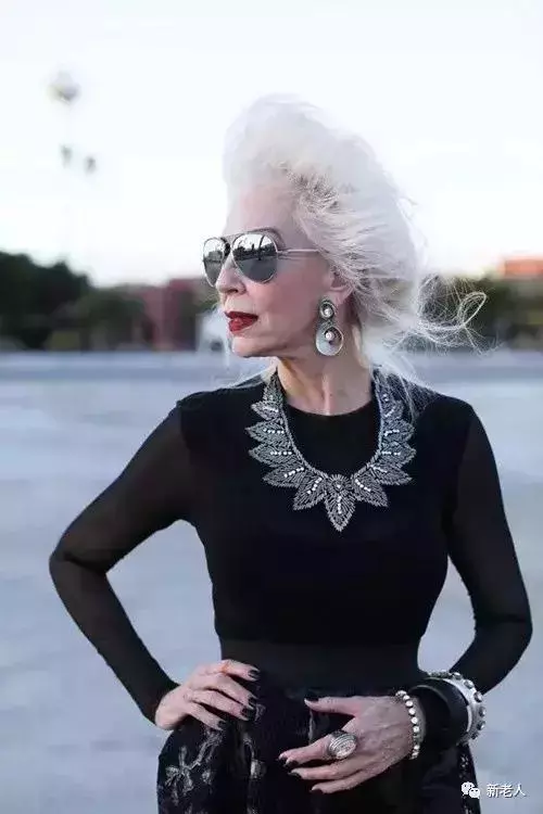寧做「老妖精」,不做老太婆!這幫老友年逾古稀,卻是所有女人的榜樣!