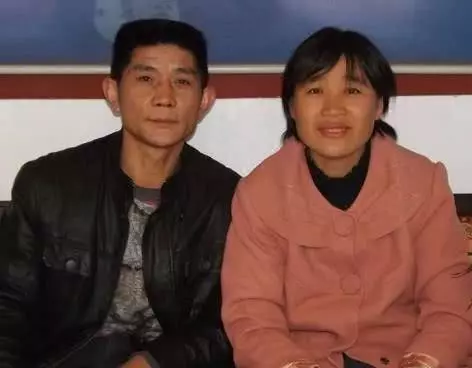 老公走後我再婚,前公婆給我8萬,3年後我去探望,敲開門我懵了