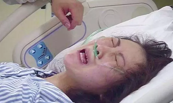 35周孕婦懷雙胞胎,在浴室被老公打至出血,醫生的話讓家人崩潰!