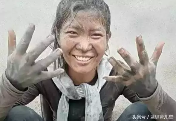 網紅「水泥姐」人設崩塌,真實身份令人氣憤不已,網友:封殺!