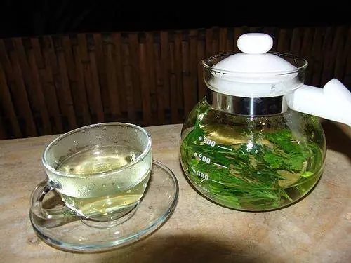 痛風的人一定要看一看,每天用它泡水喝,排出高尿酸,痛風不再痛!!