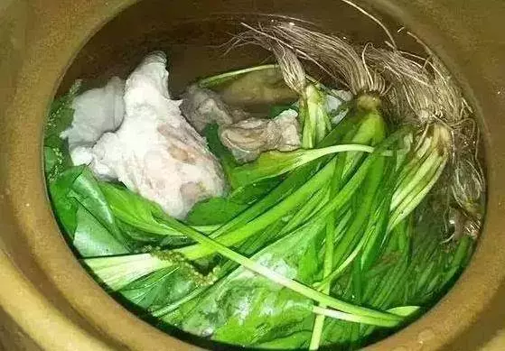 痛風的人一定要看一看,每天用它泡水喝,排出高尿酸,痛風不再痛!!