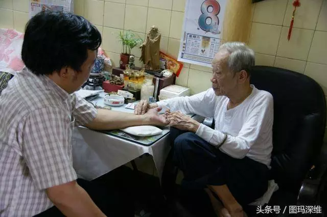 老中醫正骨秘方,1把大蔥2片薑,7天粉碎頸椎病,42年未失手