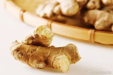 老中醫正骨秘方,1把大蔥2片薑,7天粉碎頸椎病,42年未失手