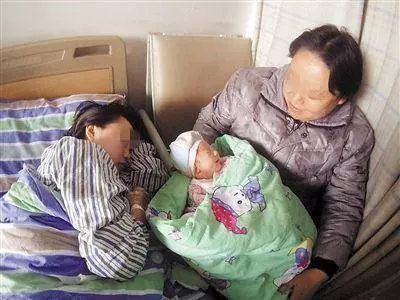 二胎又生女兒婆婆卻把家產都給了我,聽了鄰居說的話,才知自己傻