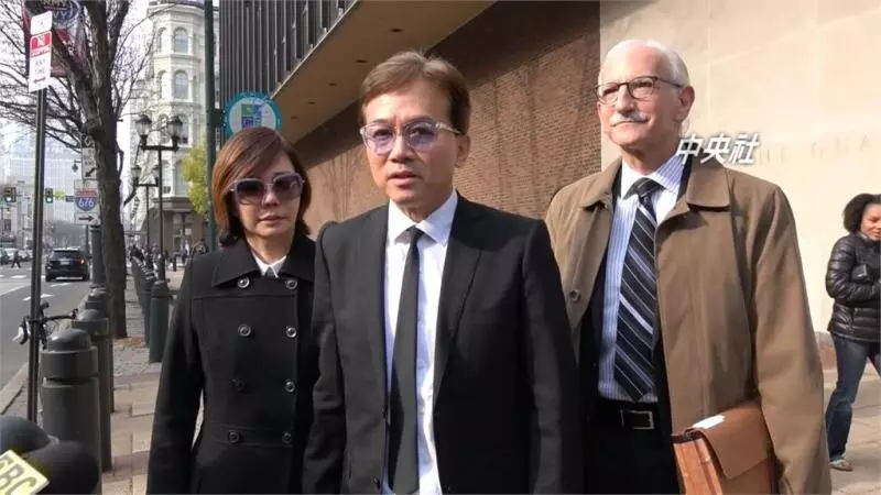 孫安佐健身「緋聞女友貼身上」曖昧放閃 甜笑轉頭「正到連他都害羞」網讚:好登對