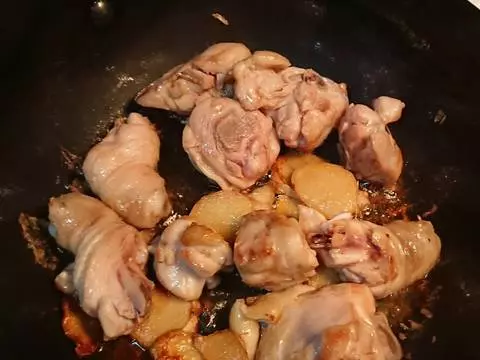 阿嬤的私房味麻油雞,飯店都不一定做得出來的好味道,鮮美好吃,強身健體!