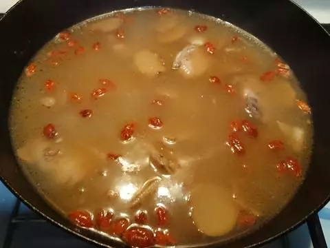 阿嬤的私房味麻油雞,飯店都不一定做得出來的好味道,鮮美好吃,強身健體!