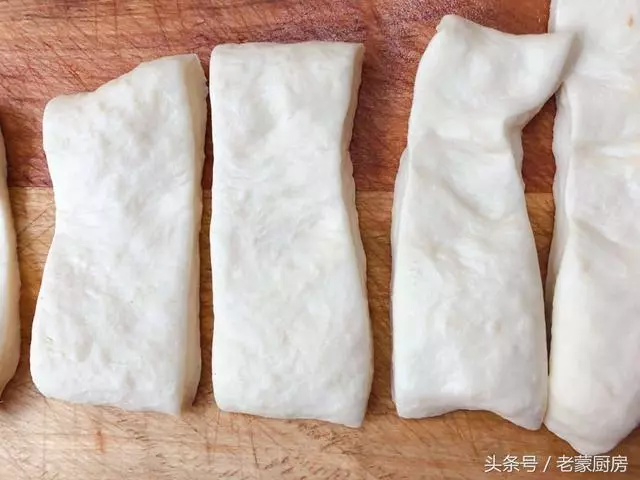 做麵條的方法烙餅,這樣的餅你吃過嗎?外酥里嫩,一絲一絲扯著吃