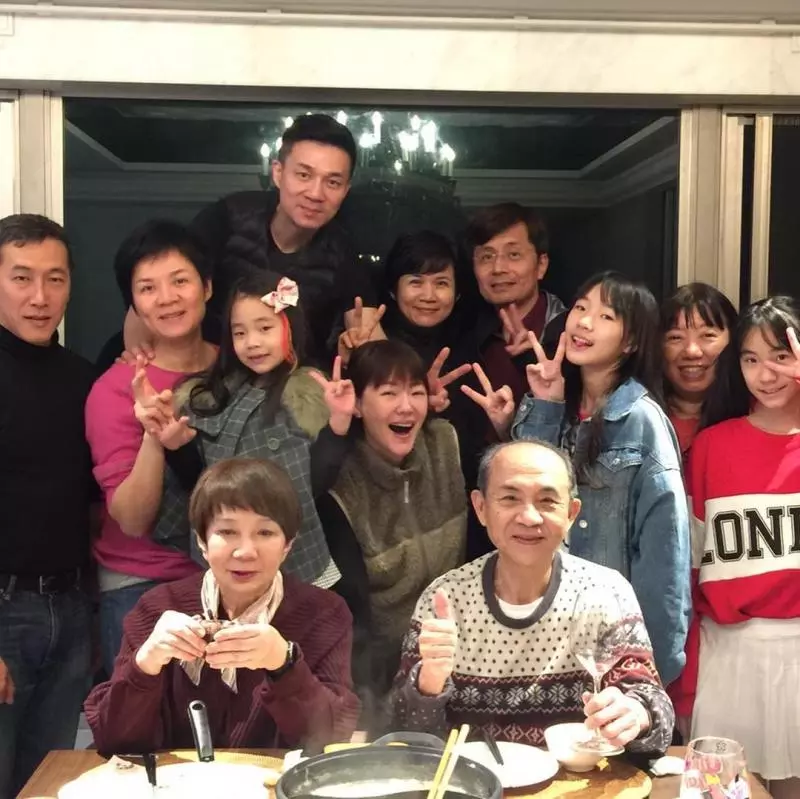 美到不可思議!小S三個女兒越大越漂亮❤個個都是高級名模臉!網民:誰還敢說她們丑?!