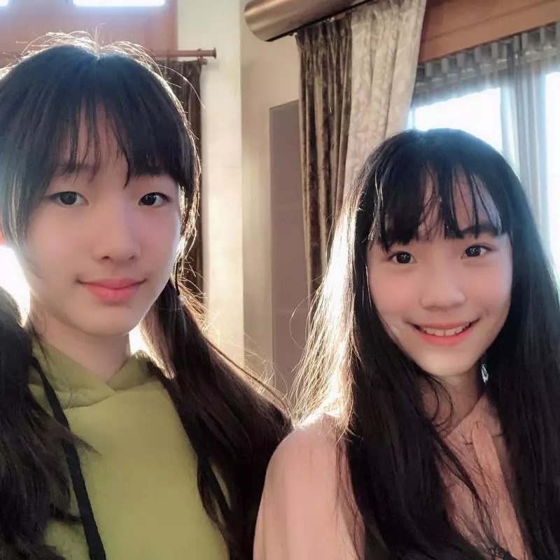 美到不可思議!小S三個女兒越大越漂亮❤個個都是高級名模臉!網民:誰還敢說她們丑?!
