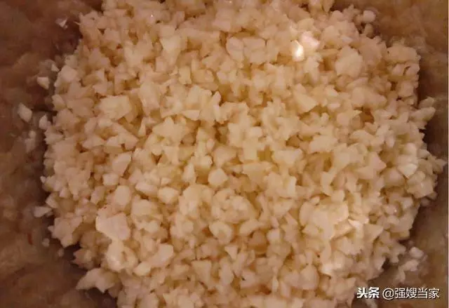 廚師長:為什麼飯店的蒜蓉醬那麼香?掌握這些技巧,一樣蒜香撲鼻