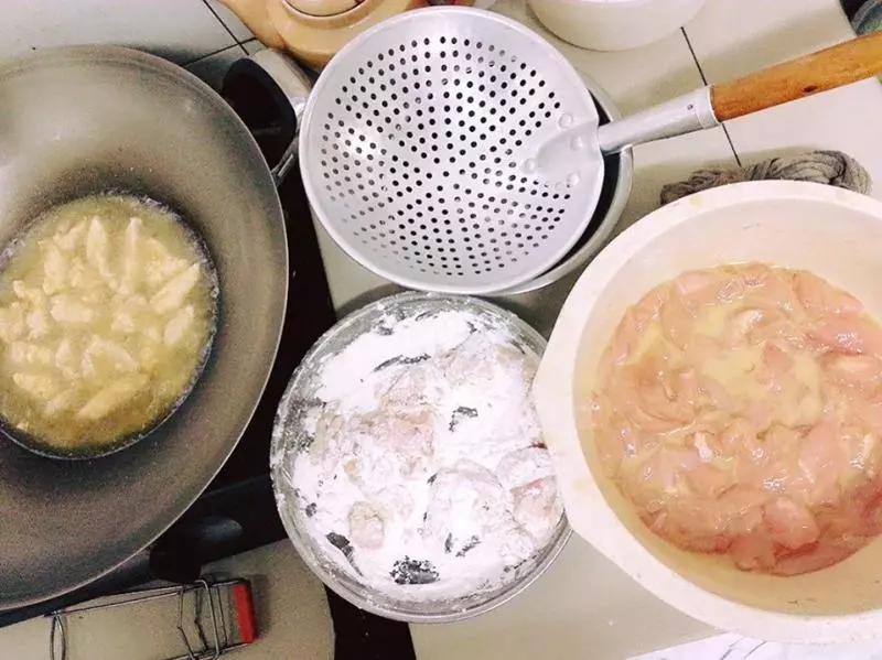 【鹹蛋奶油雞】教你把家常菜煮成五星級料理,無人抗拒得了的香氣!超好吃的