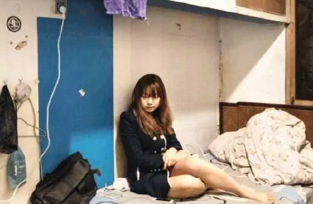 五歲女兒溺亡,一年後丈夫看見女兒裝不認識,說出理由妻子愣住了